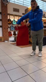 🐂Approda un nuovo marchio, José Torres! 🇪🇸
Dalla linea studio a quella professionale!
Dalla linea disegnata in Spagna a quelle vere e proprie Made in Spain! 🇪🇸
Che aspetti?? Vieni a provarle! 🕺🏻🪇
•
•
#musicshop #classicguitar #madeinspain #spanishguitar