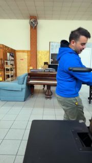 É tempo d’unboxing 📦💣
Sono arrivati i Marcus Miller 🤫🤩
Che aspetti? Vieni a vederli 🫵🏼
•
•
#marcusmiller #basses #unboxing